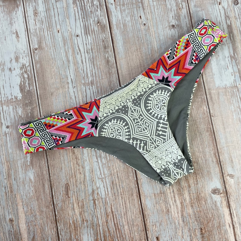 SOLD! Rip Curl Halter Bikini Set - Picture 8 of 15